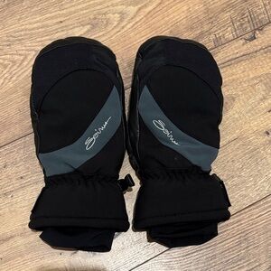 Serius Black and Gray Women's Ski Mittens